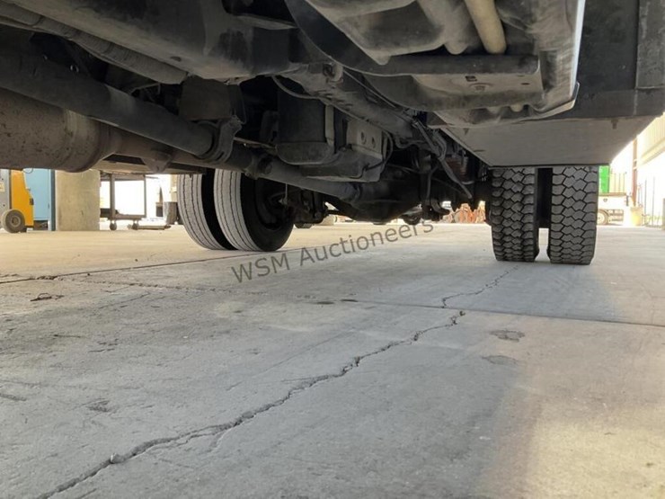 2017-ford-f550-image-26