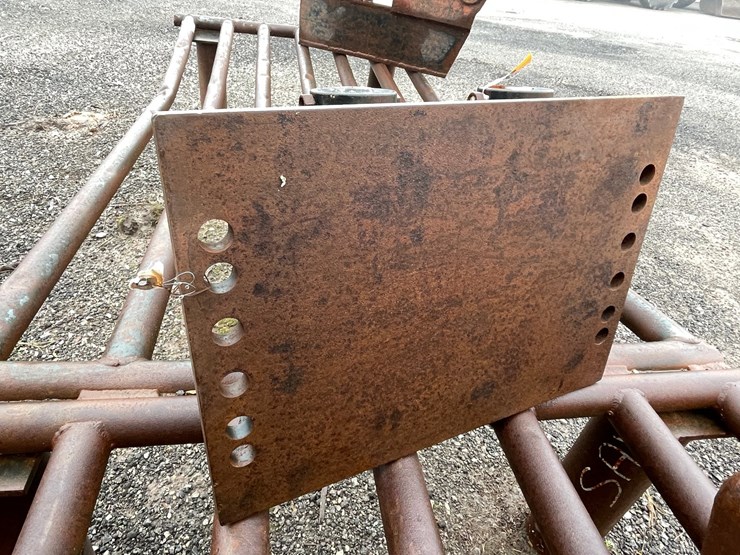 #5045-•-loading-equipment-mounting-bracket-image-1