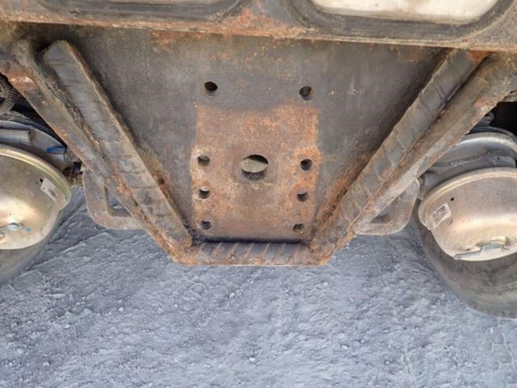 2012-caterpillar-ct660s-image-85