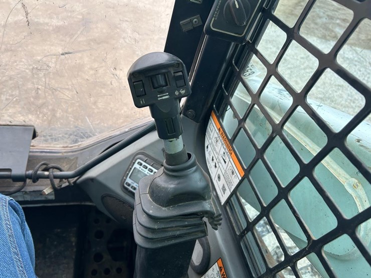 2019-bobcat-s740-image-20