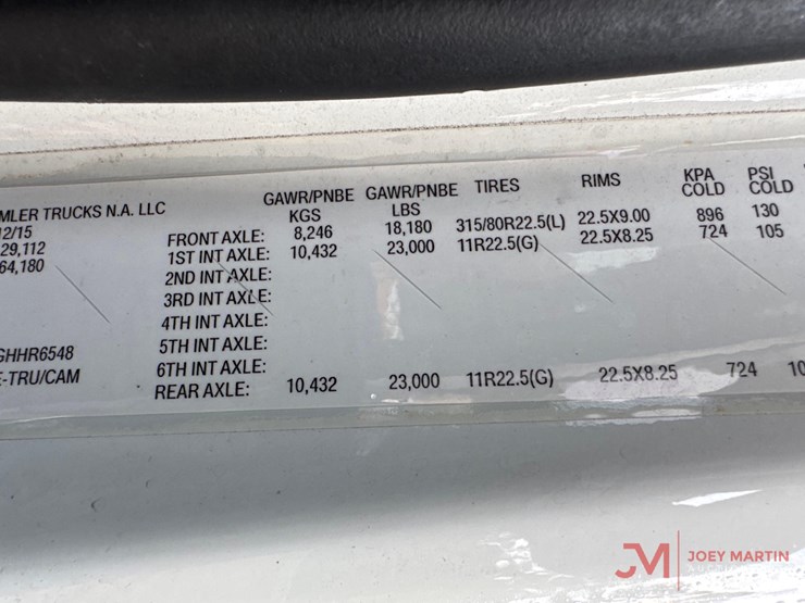 2016-freightliner-114sd-image-29