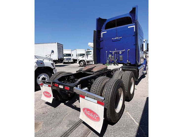 2021-peterbilt-579-image-4