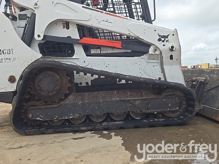 2016-bobcat-t750-image-13