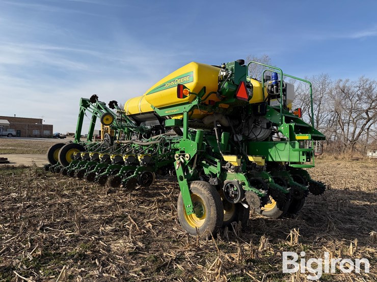 2015-john-deere-1775nt-image-7
