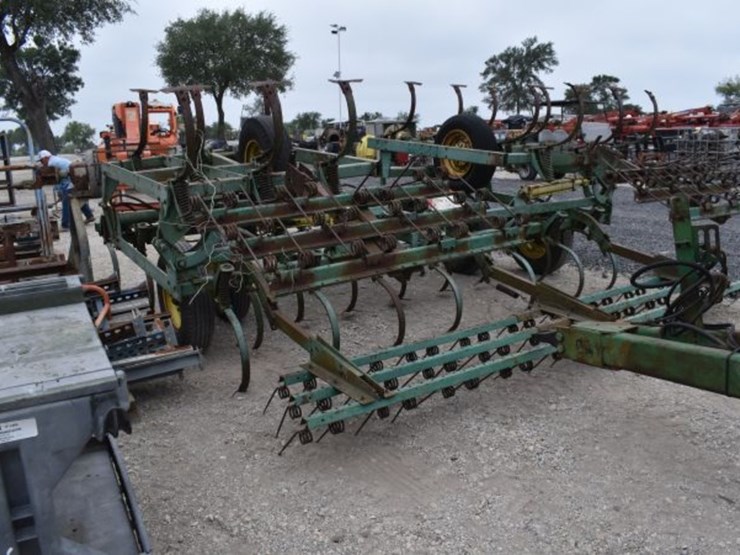 john-deere-1010-image-4