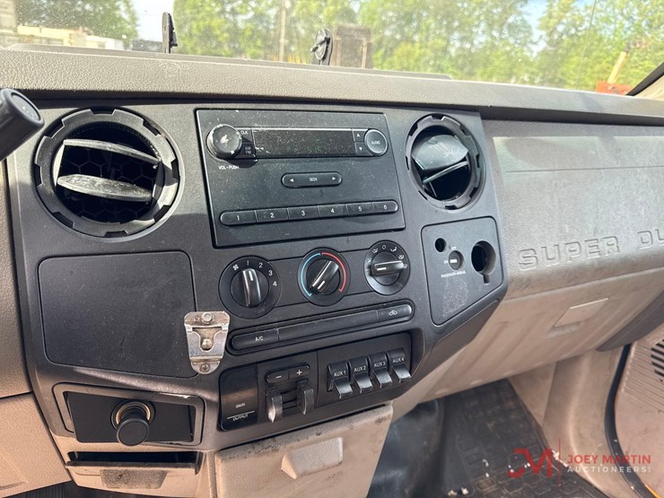 2008-ford-f550-xl-image-25