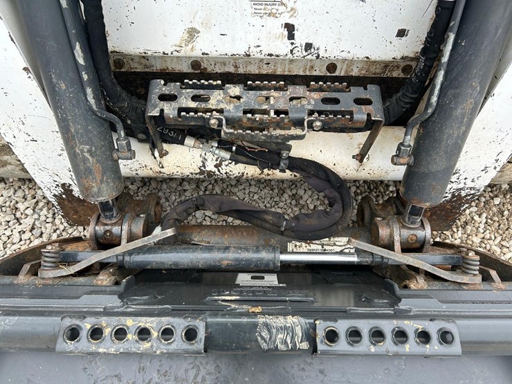 2021-bobcat-t770-image-10
