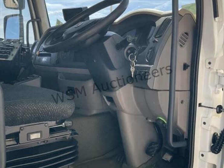 2016-kenworth-k370-image-27