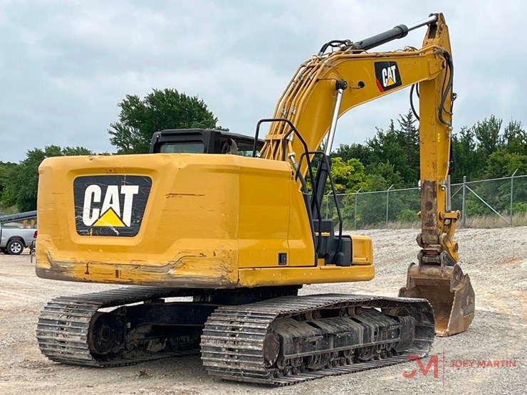 2019-caterpillar-320-image-2