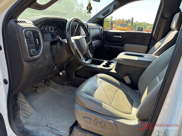 2021-chevrolet-1500-image-16