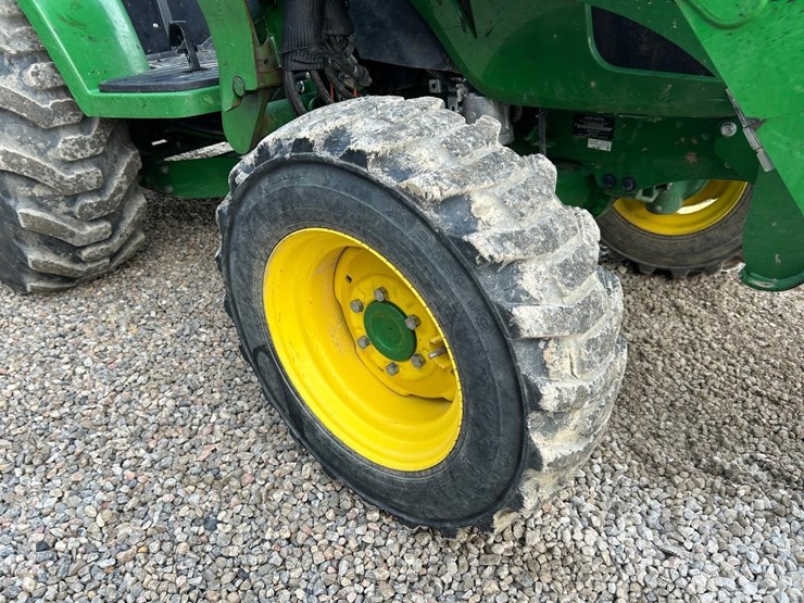 2024-john-deere-4044r-image-11