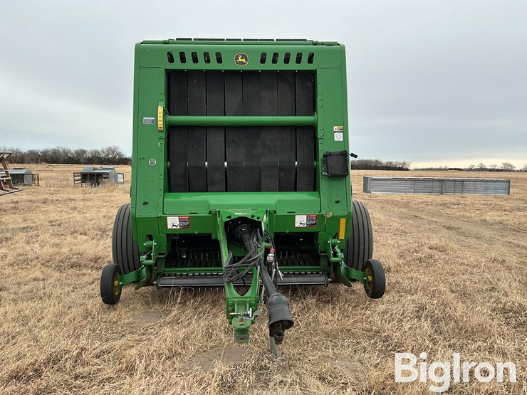2021-john-deere-560m-image-2