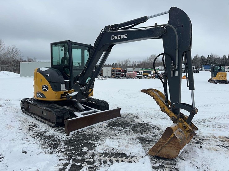2022-deere-50g-image-3