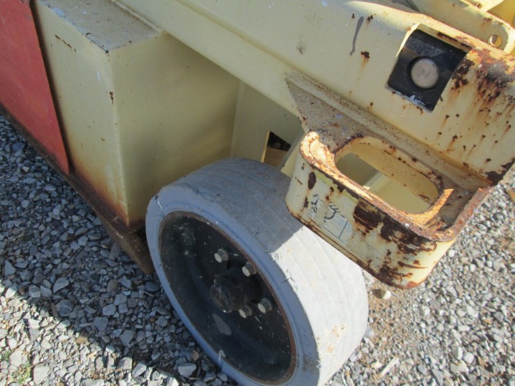 2013-jlg-3248rs-image-12