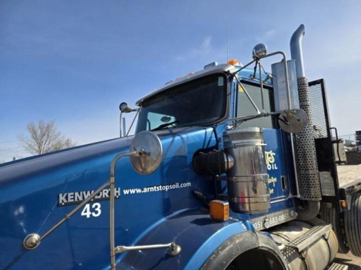 2011-kenworth-t800-image-40