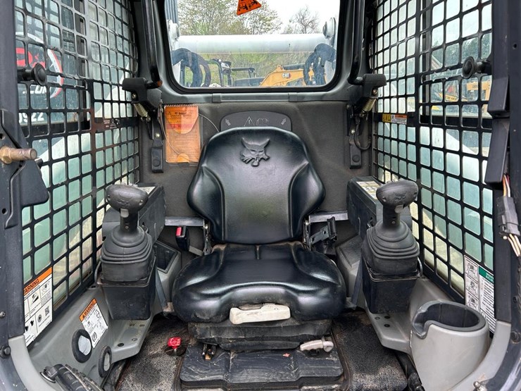 2017-bobcat-t870-image-19