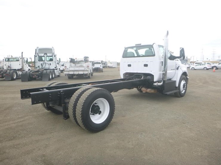 2017-ford-f750-image-3