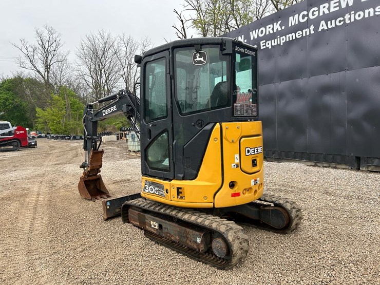 2019-deere-30g-image-2