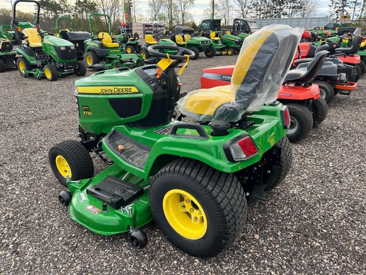 john-deere-x730-image-6