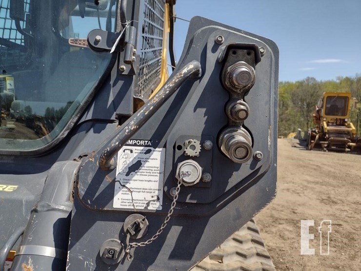 2022-deere-333g-image-22