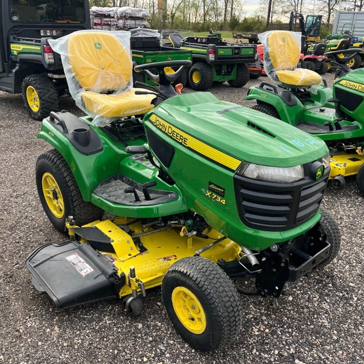 JOHN DEERE X734