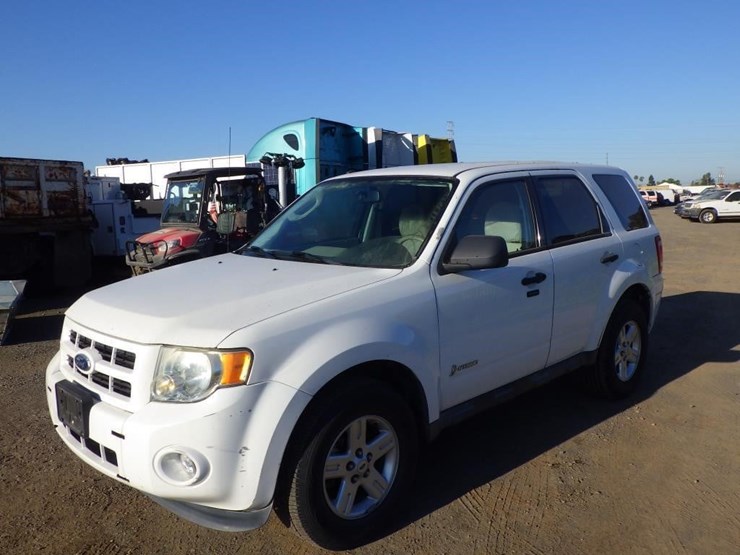 2011-ford-escape-image-2
