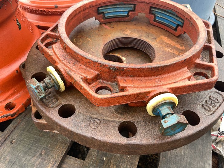 #5083-•-pallet-of-cast-iron-fittings-and-covers-image-15