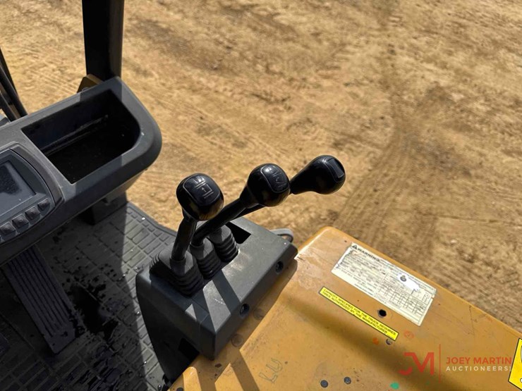 caterpillar-ec30n-image-28