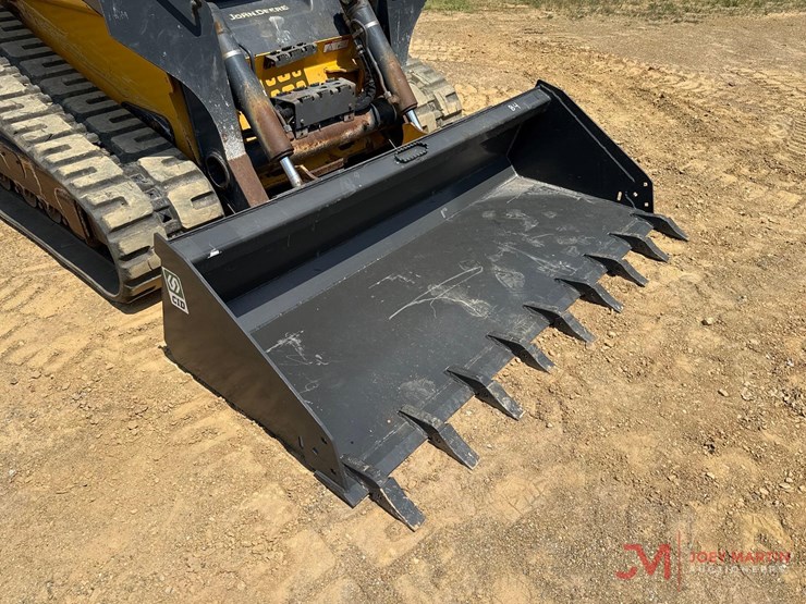 deere-331g-image-16