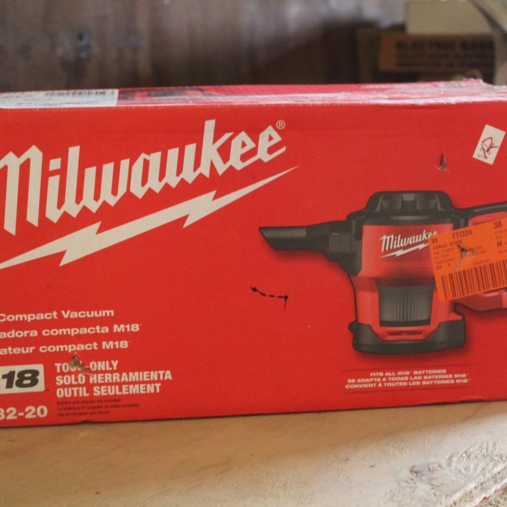 #2016 • MILWAUKEE M18 COMPACT VACUUM