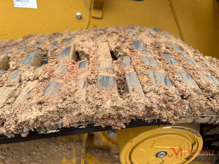 2023-caterpillar-259d3-image-7