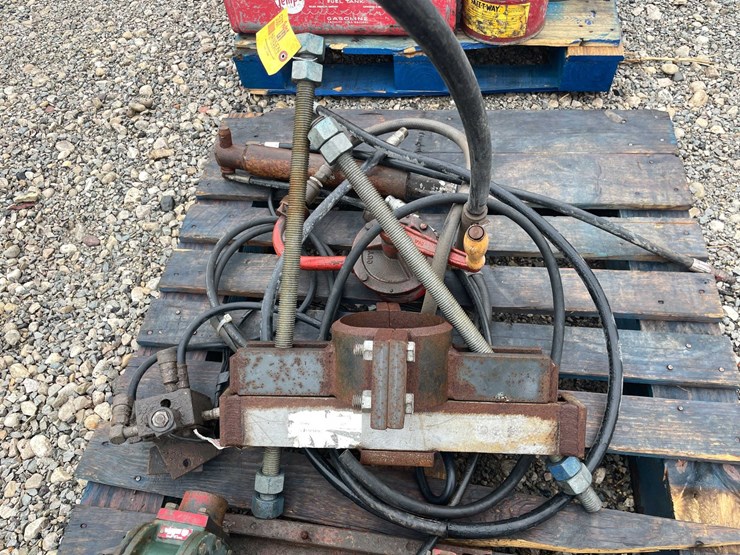#5087-•-pallet-of-pump-parts-image-8
