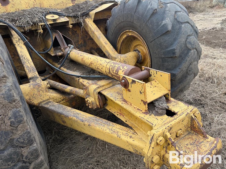 caterpillar-pull-type-scraper-image-14