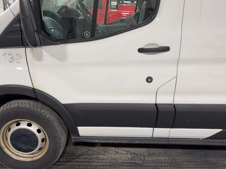 2019-ford-transit-image-24