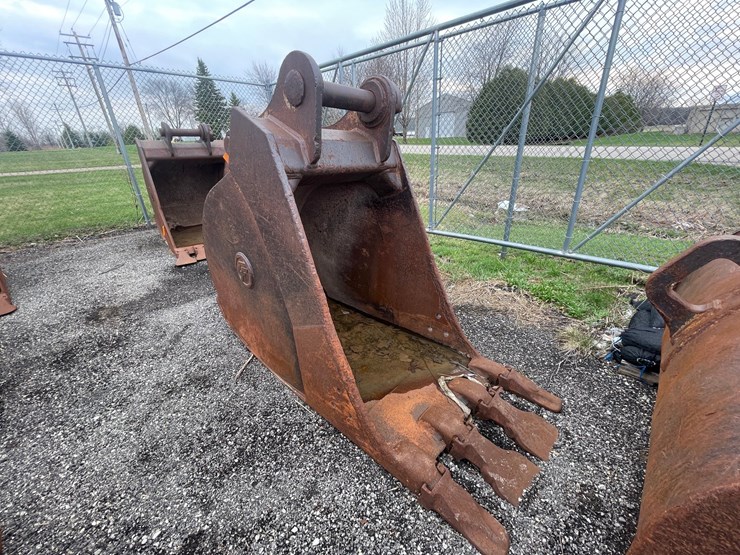 #5002-•-excavator-bucket-image-1