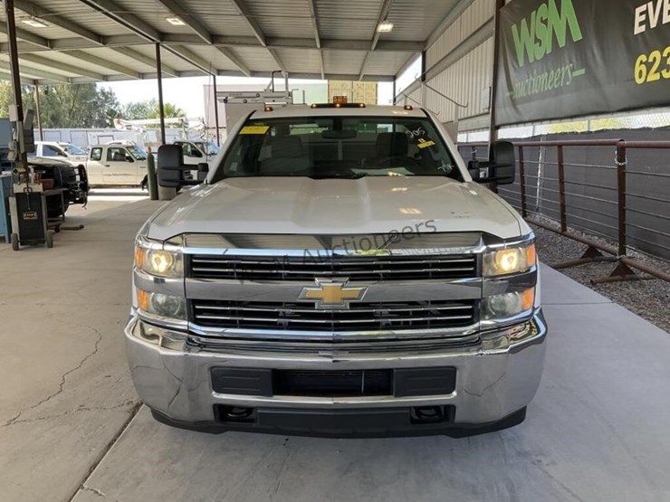 2015-chevrolet-silverado-3500hd-image-3