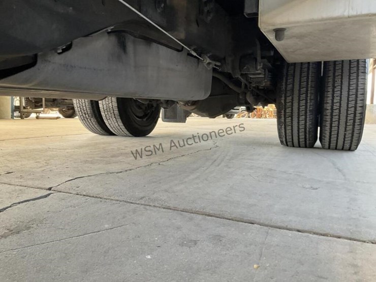 2015-chevrolet-silverado-3500hd-image-27