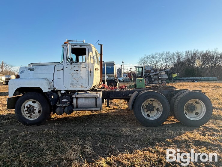 1986-mack-rs688lst-t/a-truck-tractor-image-8
