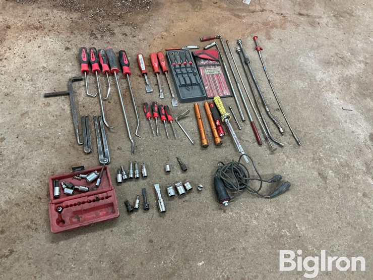 various-hand-tools-image-2