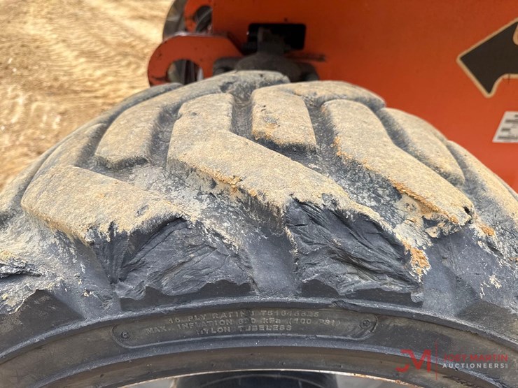 jlg-800s-image-4