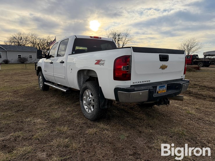 2011-chevrolet-2500hd-image-7