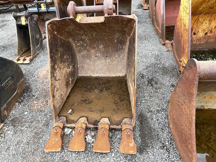 #5025-•-excavator-bucket-image-1