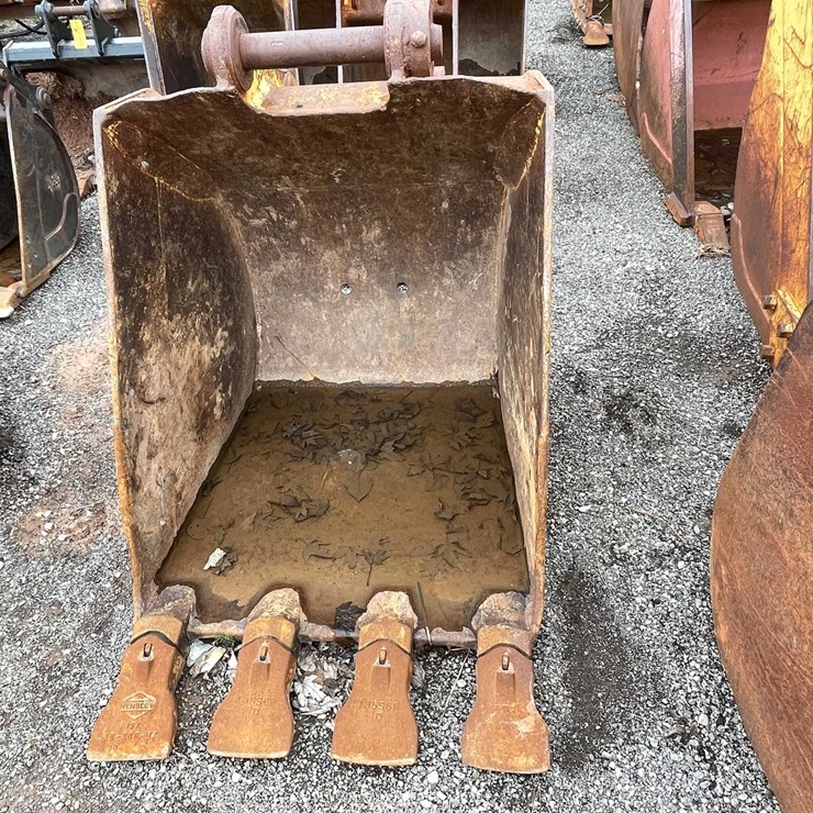#5025 • Excavator Bucket