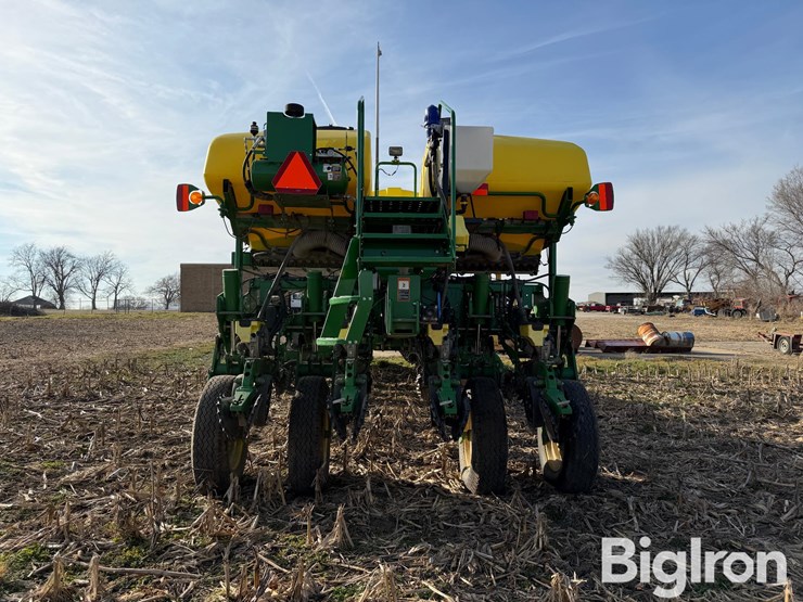 2015-john-deere-1775nt-image-6