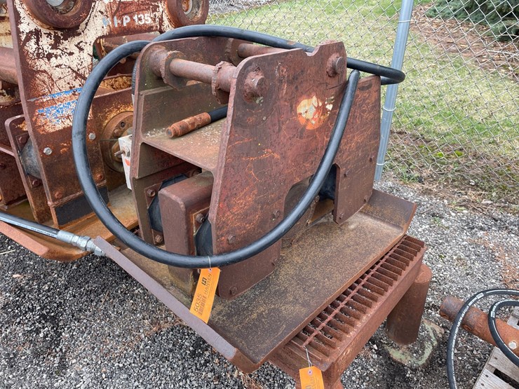#5035-•-hydraulic-plate-compactor-attachment-image-1