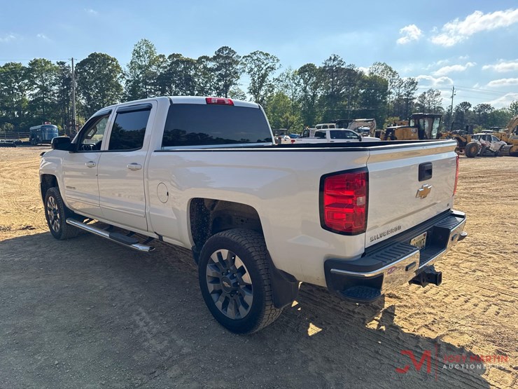2019-chevrolet-2500-image-3