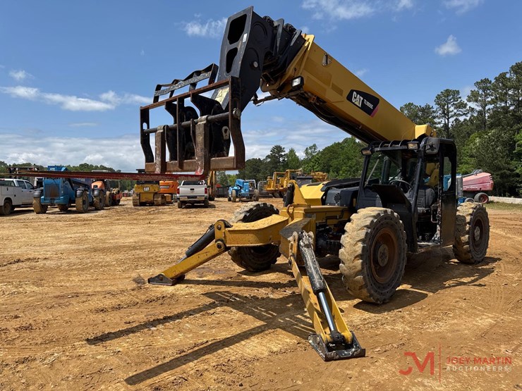 2015-caterpillar-tl1055c-image-4