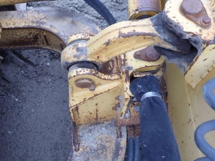 2002-deere-650h-lt-image-38