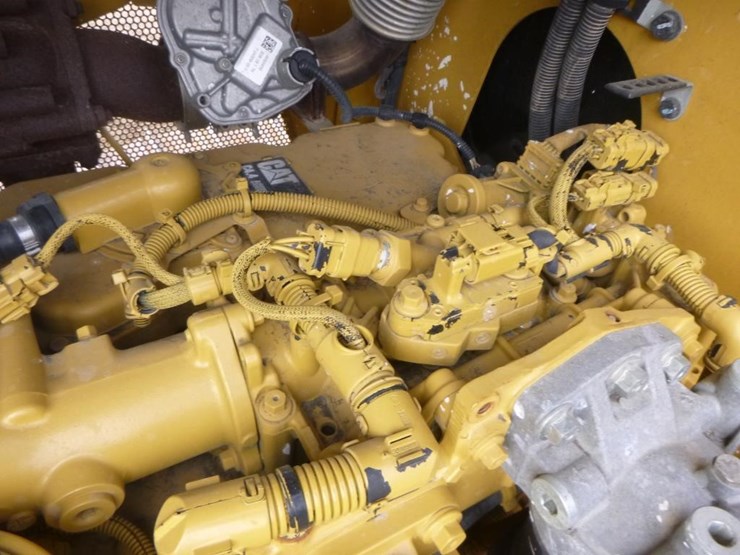2015-caterpillar-d4k2-lgp-image-36