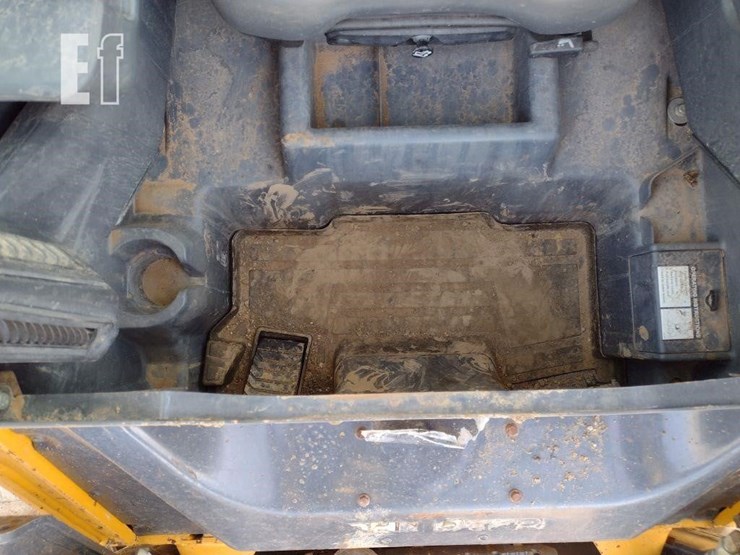 2022-deere-325g-image-11